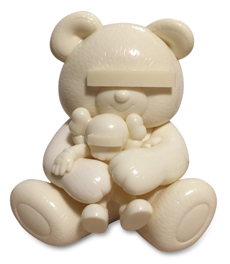 美品KAWS X UNDERCOVER Bear Figure White