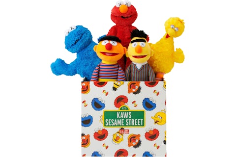 カウズ セサミストリート ぬいぐるみ KAWS UNIQLO 4体セット KAWS Sesame Street Uniqlo Plush Toy Complete Box Set Multi - US