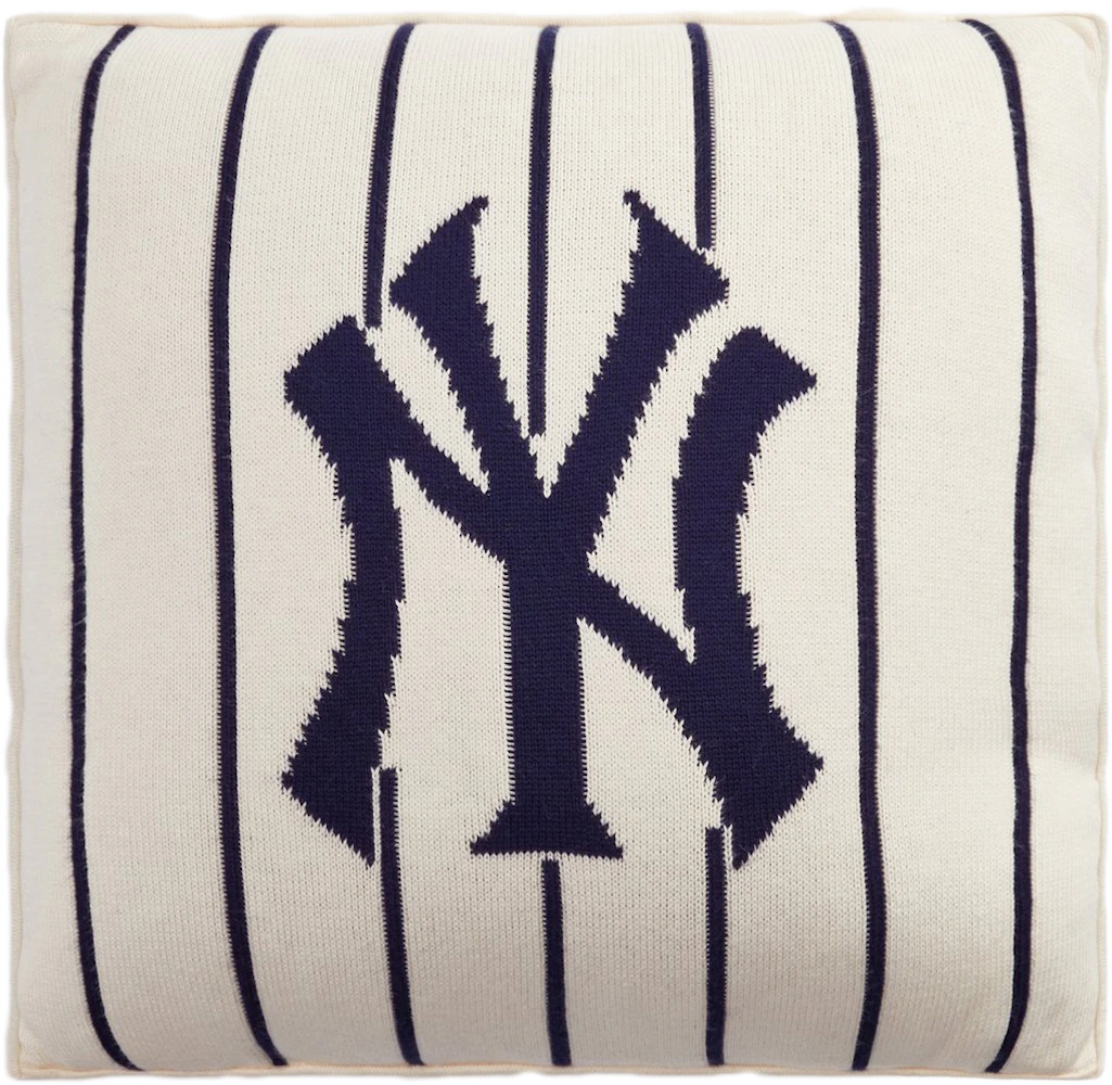 Kith & MLB for New York Yankees Pinstripe Knitted Throw Pillow Tofu - FW21  - US