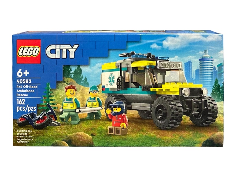 LEGO 4x4 Off-Road Ambulance Rescue Set 40582