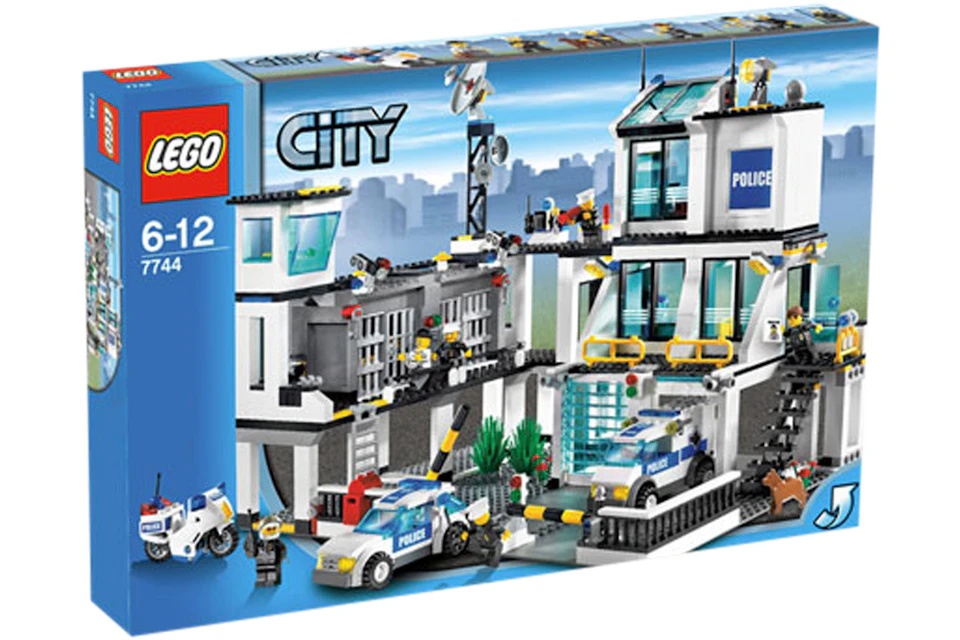 LEGO City Police Headquarters Set 7744