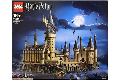 LEGO Harry Potter Hogwarts Castle Set 71043 US - Main Image