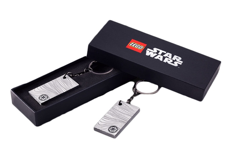 Lego best sale mandalorian keychain