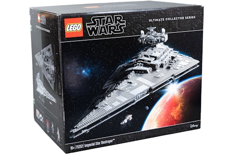 LEGO Star Wars Imperial Star Destroyer Ultimate Collector Series