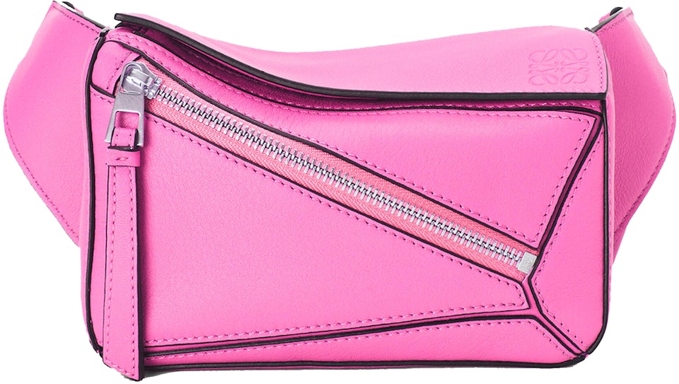 Loewe Small Puzzle Bag In Satin Calfskin in Pink