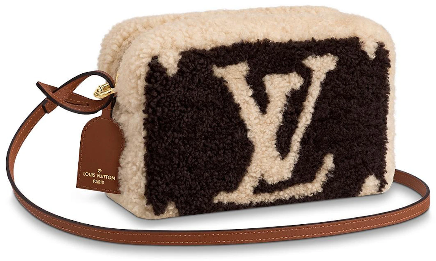 Louis Vuitton Beach Pouch Monogram Giant Teddy Fleece Beige/Brown in  Shearling with Gold-tone - GB