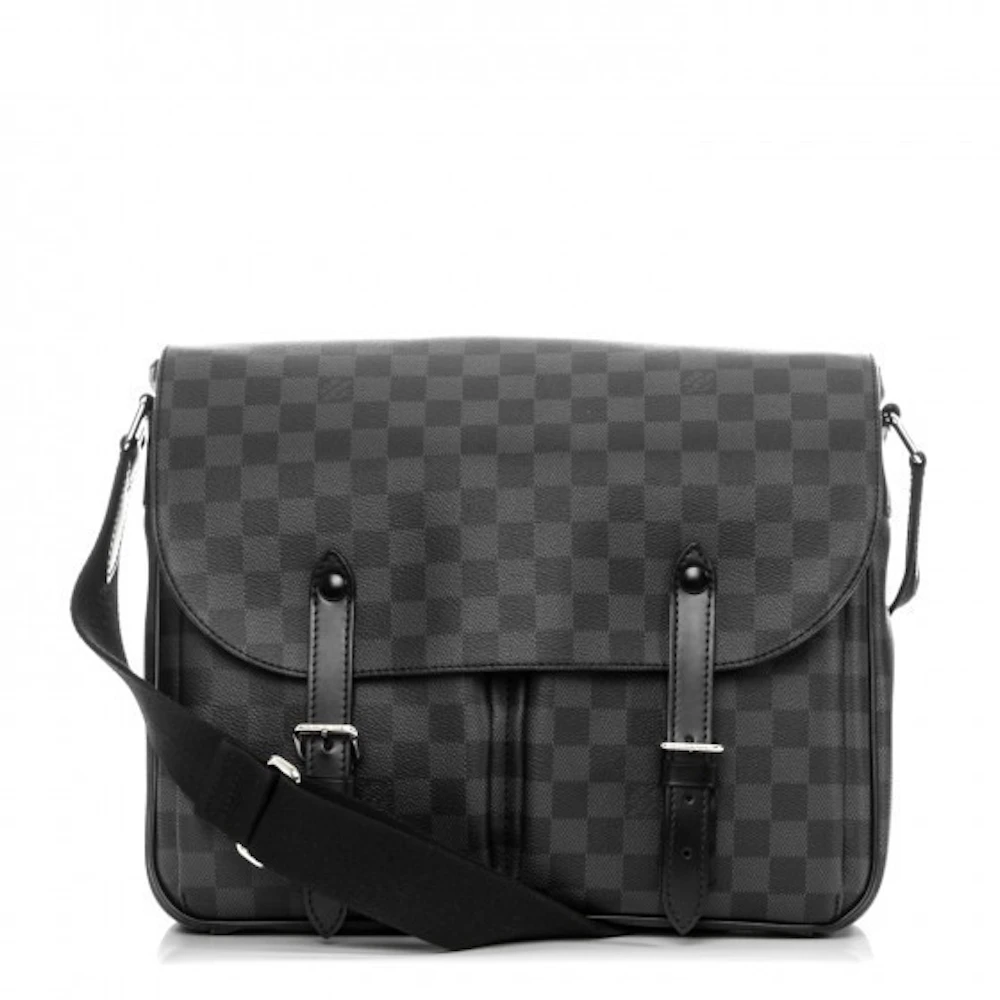 Louis Vuitton Black x Grey Damier Graphite Mick MM Messenger Crossbody Bag  Leather ref.556242 - Joli Closet