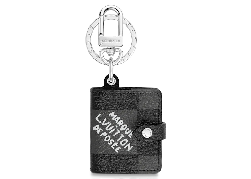 Key holder outlet bag