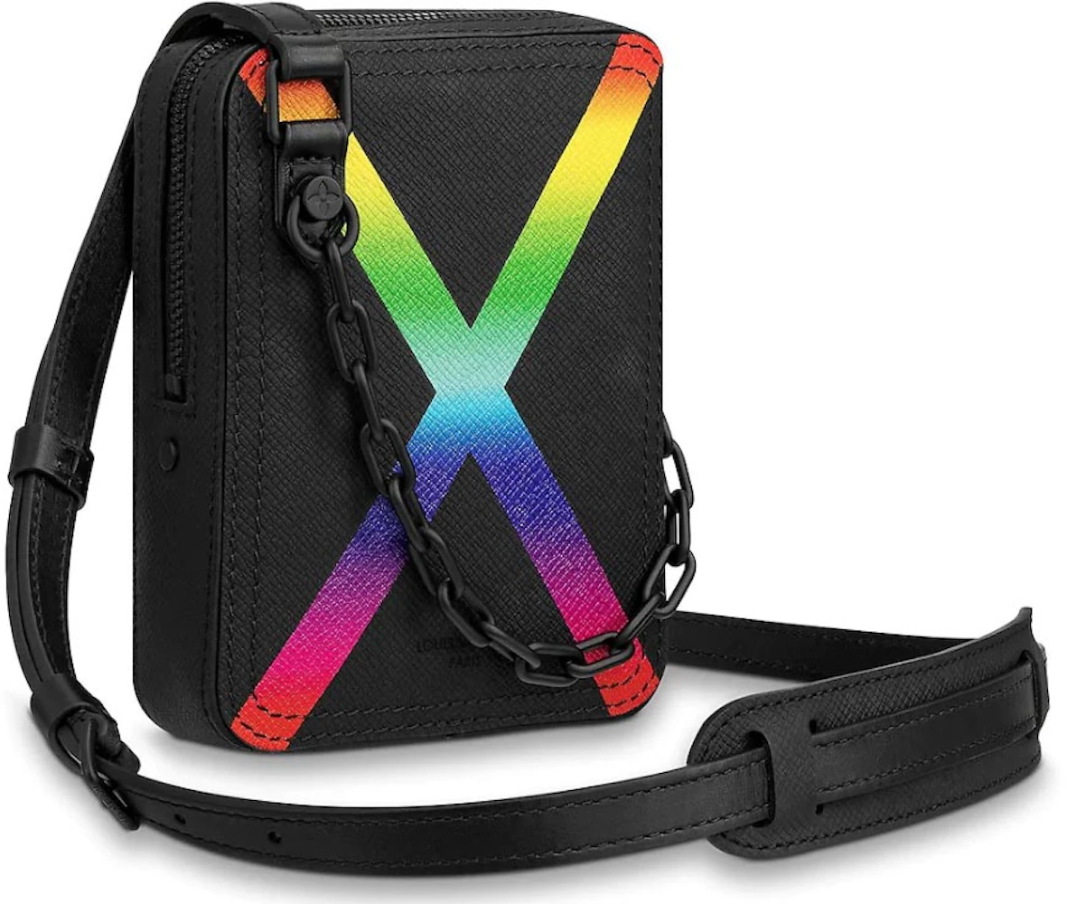 Louis Vuitton LOUIS VUITTON Taiga Rainbow Pochette Clutch Bag Black P1 –  NUIR VINTAGE