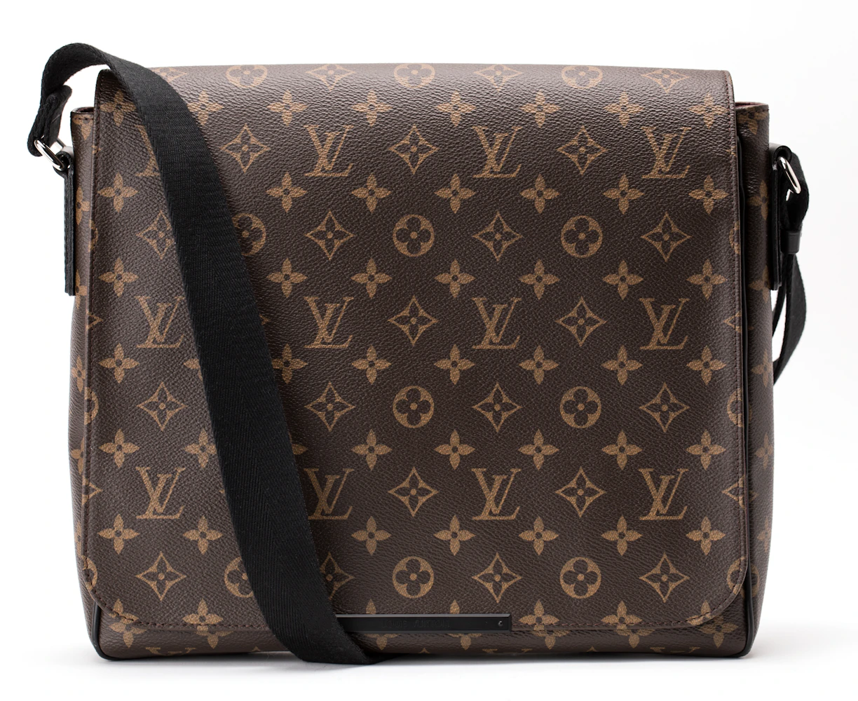 RRP 2200$ Men's Louis Vuitton Monogram Macassar District PM 8 Shoulder  Bag