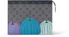 Louis Vuitton LV x YK Pochette Voyage Estampado de calabaza