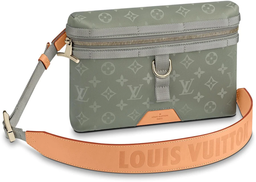 Louis Messenger Monogram PM in Coated with