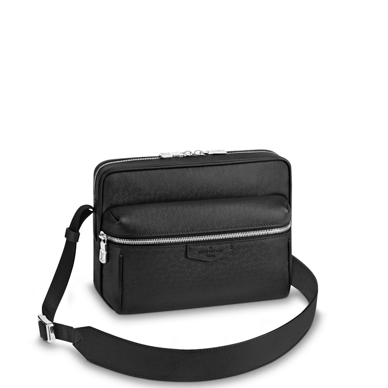 Louis vuitton outdoor messenger black new arrivals