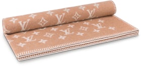 Shop Louis Vuitton Neo Monogram Blanket (PLAID MONOGRAM ECLIPSE