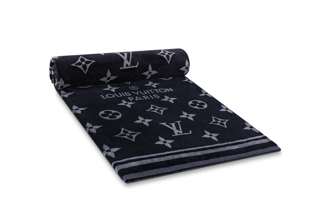 Pre-owned Louis Vuitton Monogram Eclipse Beach Towel Black