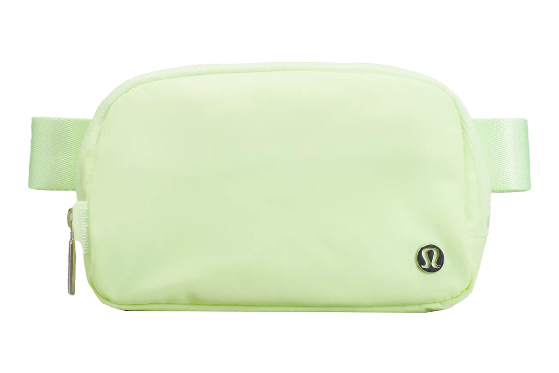 Pre-owned Lululemon Everywhere Belt Bag Crossbody Bag Faded Zap Green