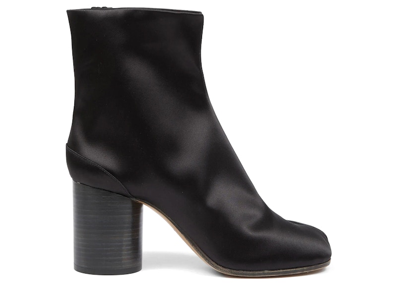 Maison Margiela H80 Tabi Ankle Boot (Women's) Sneakers in Black