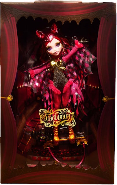 Monster High Draculaura Vampire Heart Collector doll 