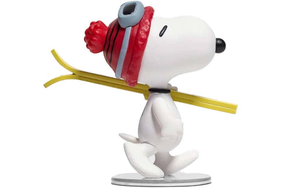 Medicom UDF Peanuts Series 12- Skier Snoopy Figure White