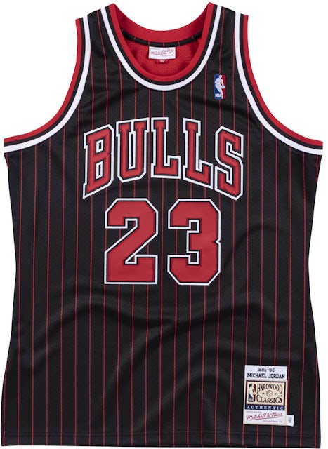 Men's Mitchell & Ness Michael Jordan Black Chicago Bulls Hardwood Classics  1995-96 Authentic Jersey