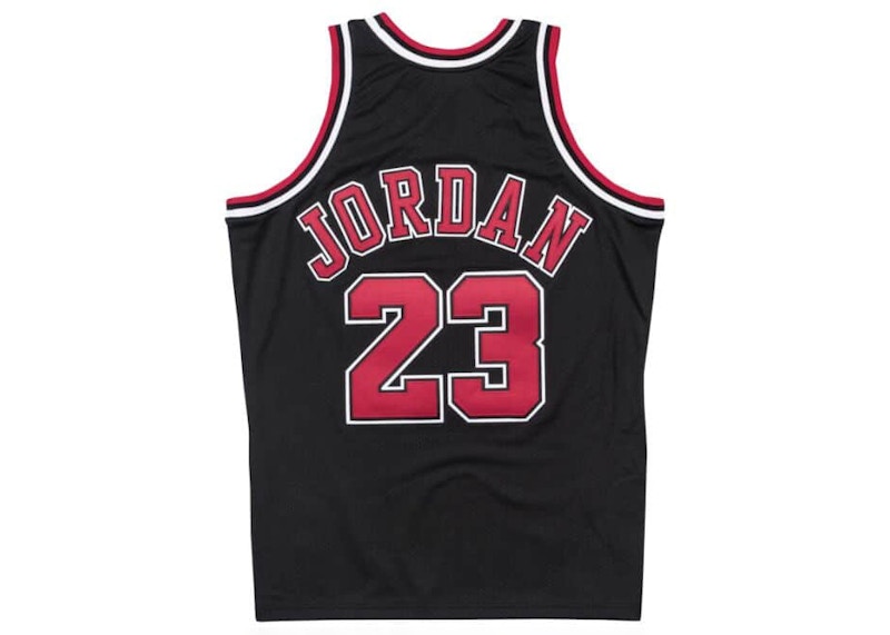 Michael jordan red shop and black jersey