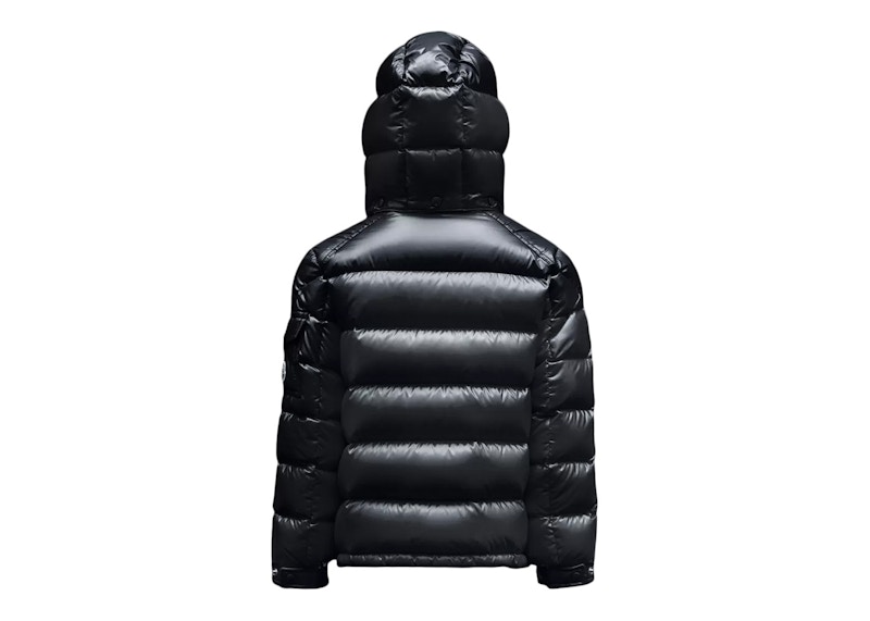 Moncler store blue maya