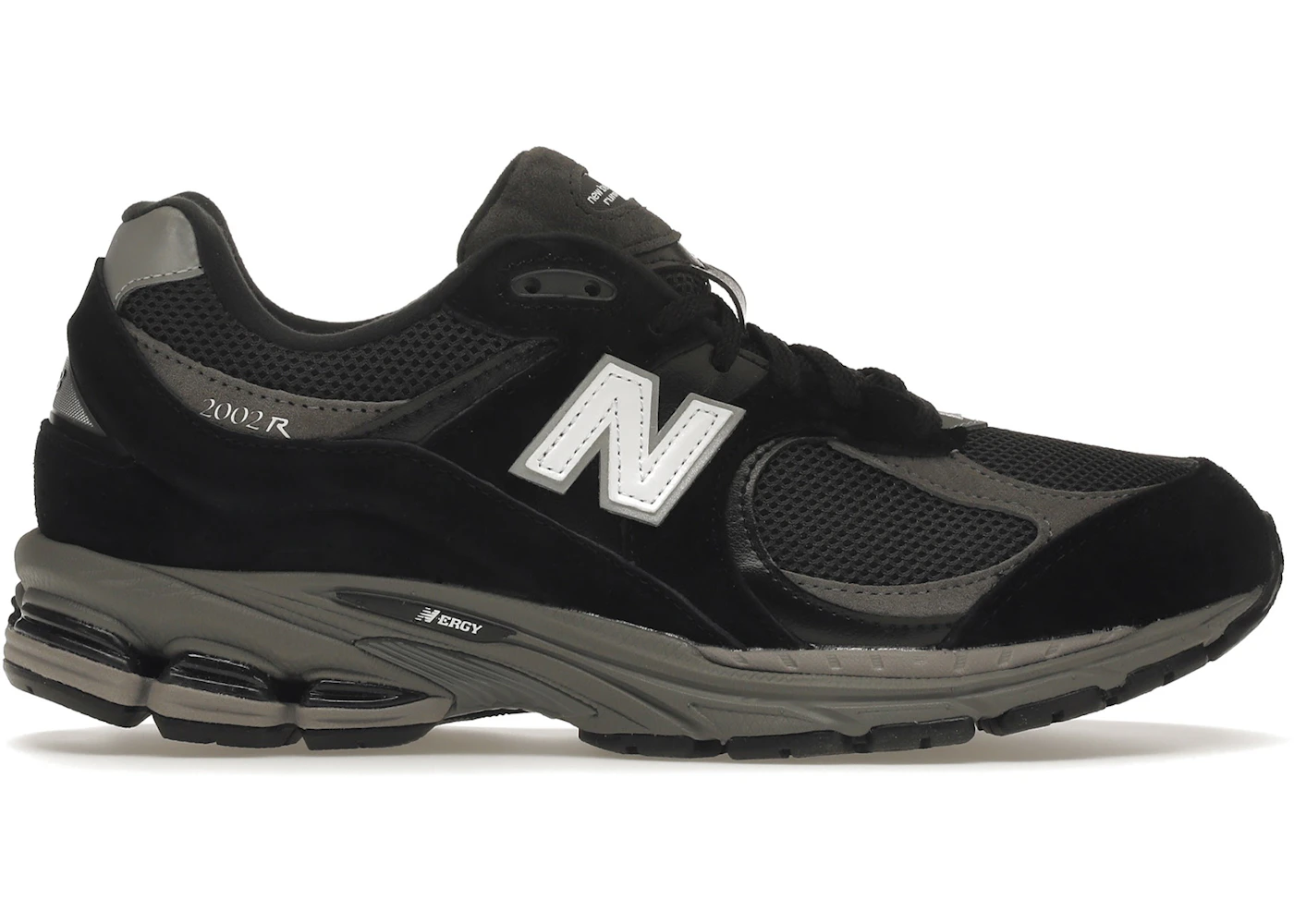 New balance 2002r triple black Outlet