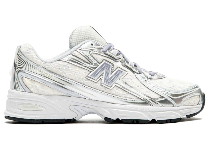 New Balance 740 Linen/Silver Metallic