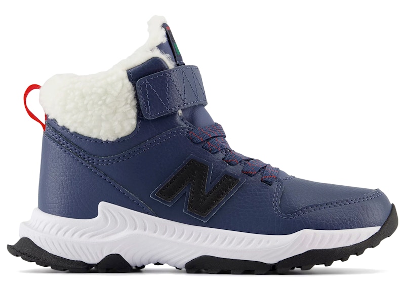 New Balance 800 V3 Sneakers in Navy Blue/White/Black