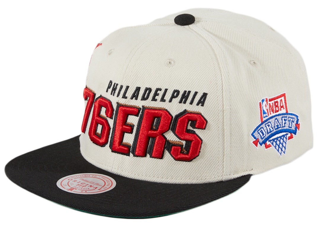 Pre-owned New Era Mitchell & Ness Philadelphia 76er's Draft Day Snapback Hat White/black