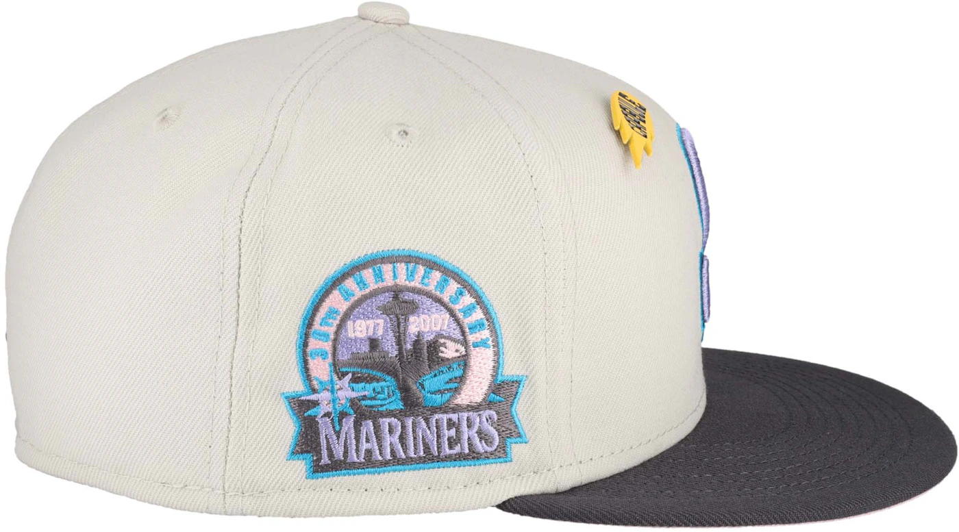 Men's New Era White/Pink Seattle Mariners Chrome Rogue 59FIFTY Fitted Hat