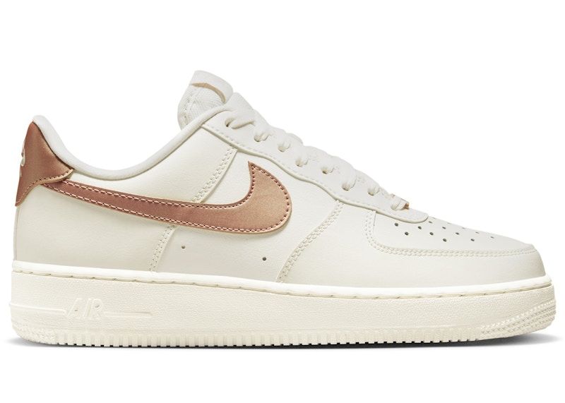 Nike women's air force 1 low 2025 metallic red bronze