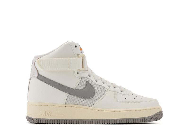 sail light bone nike