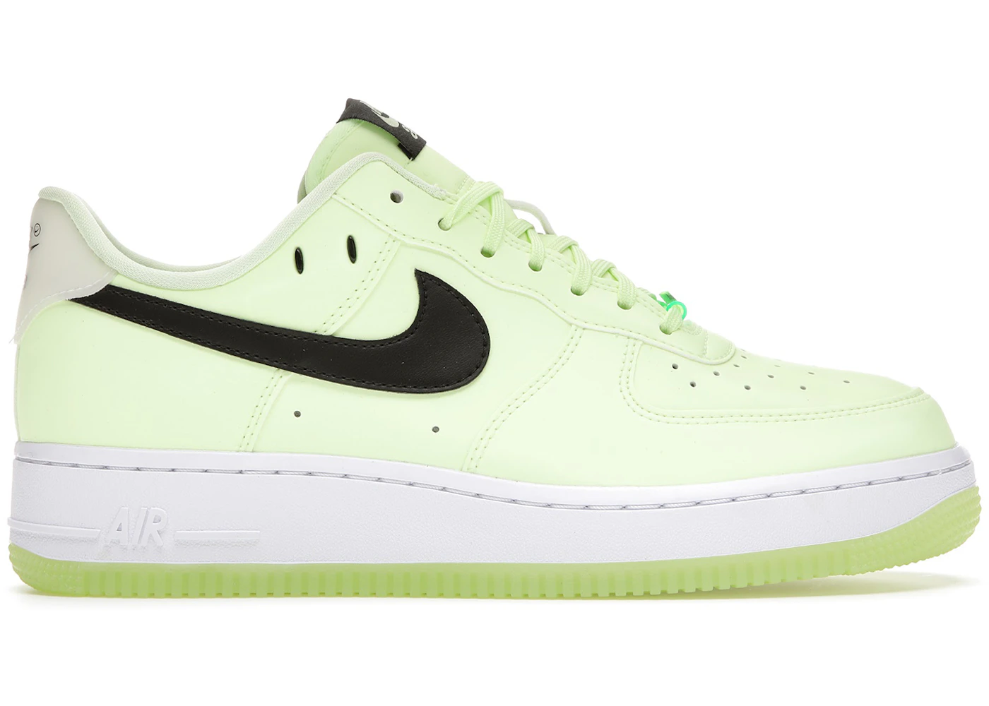 Sneakers Light Up Air Force 1s Nike Air Force Low '07 Glow In The