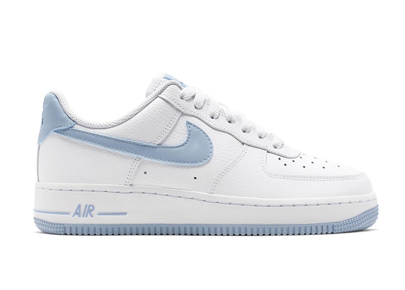 Nike air force 1 shop white and light blue