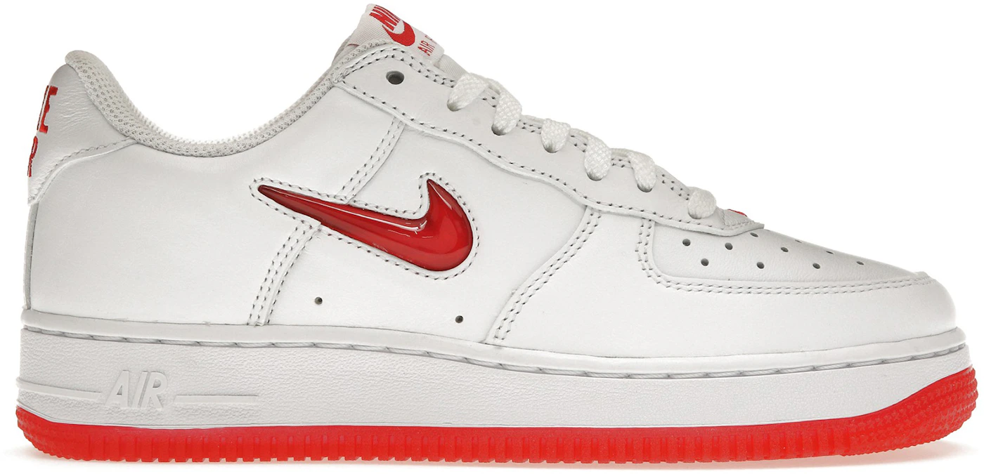 Gym Red Colors The Woven Nike Air Force 1 Low 07 LV8 •