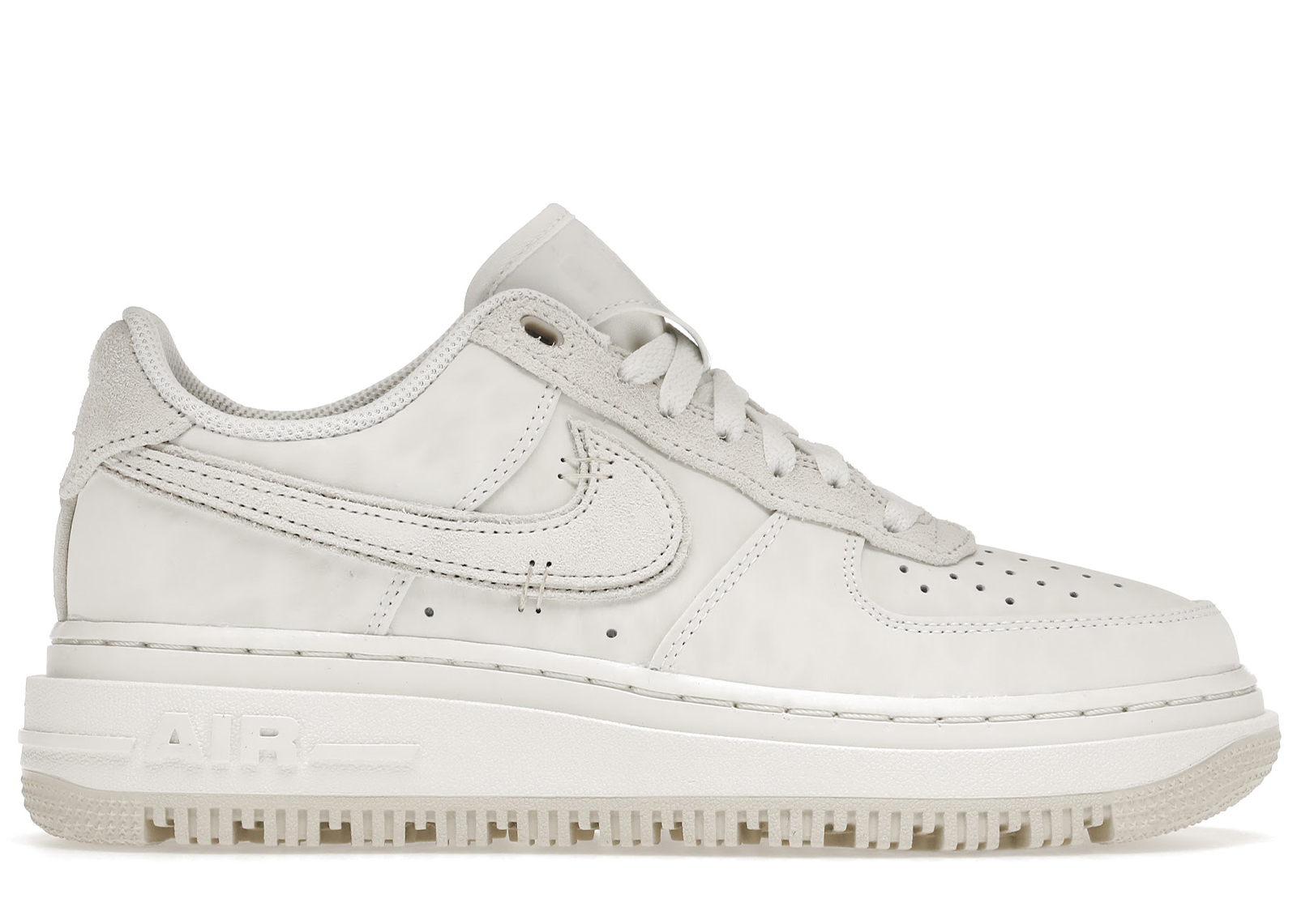 Nike Air Force 1 Low Luxeナイキ