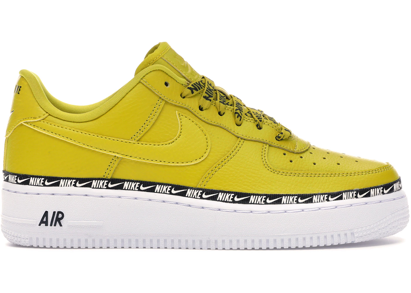 Nike Women's Air Force 1 '07 SE Premium Shoes