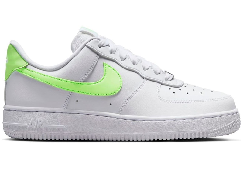 NIKE W BLAZER LOW '77 WHITE/PHOTON DUST-WHITE-WHITE 21SU-I