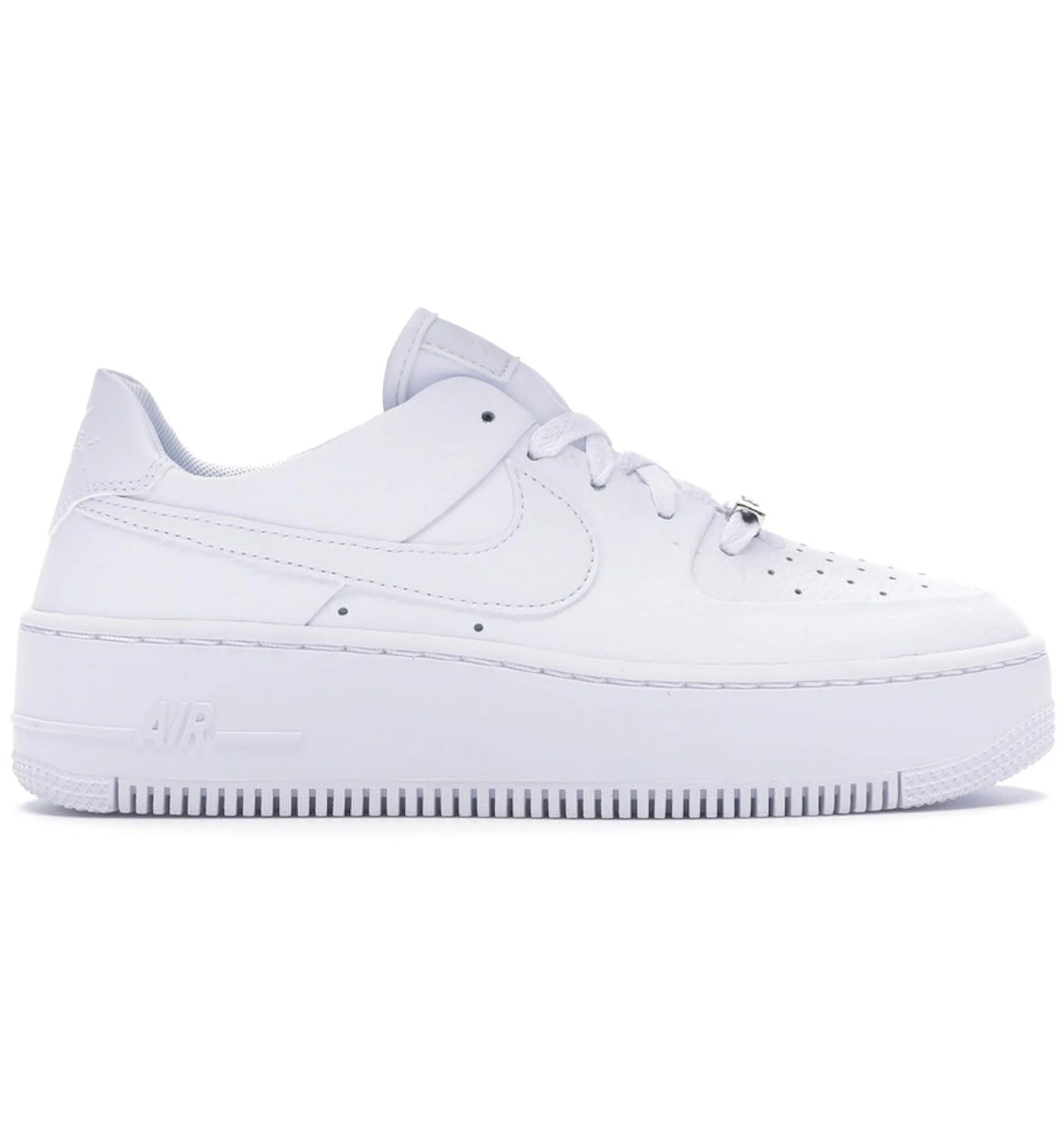Nike air force top 1 vs sage low