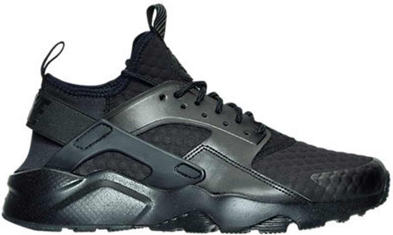 triple black huarache foot locker