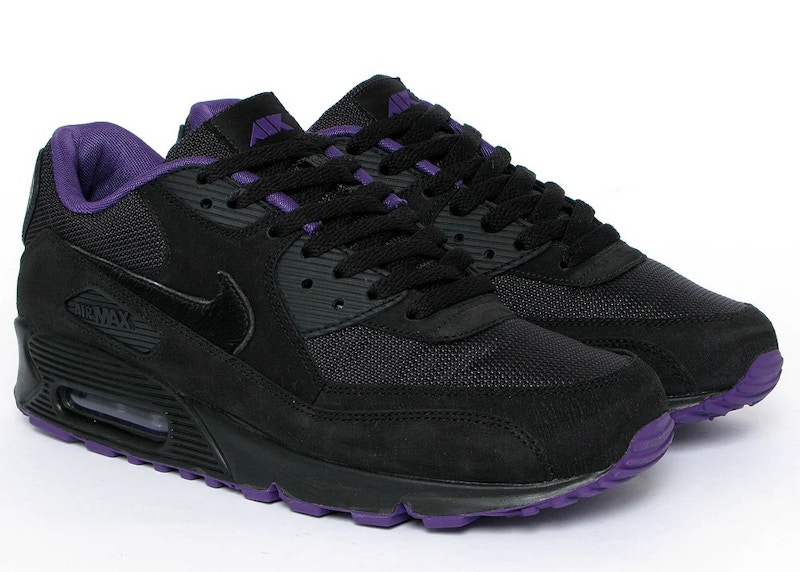 black and purple nikes