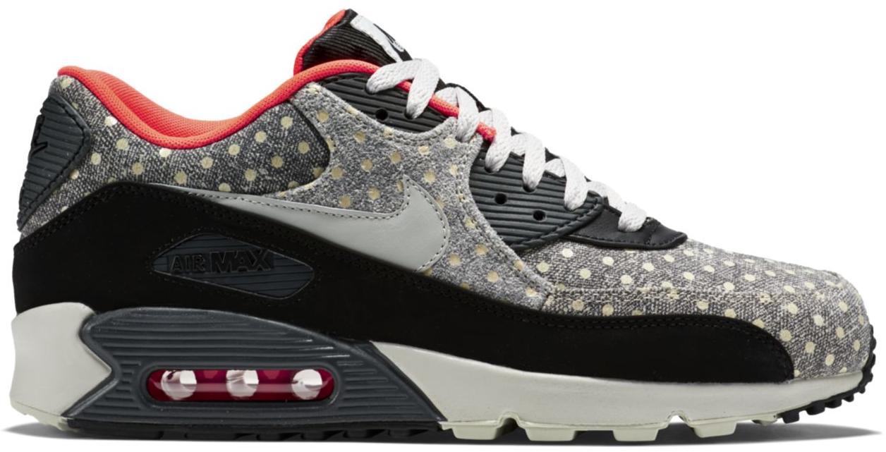nike air max black with dots