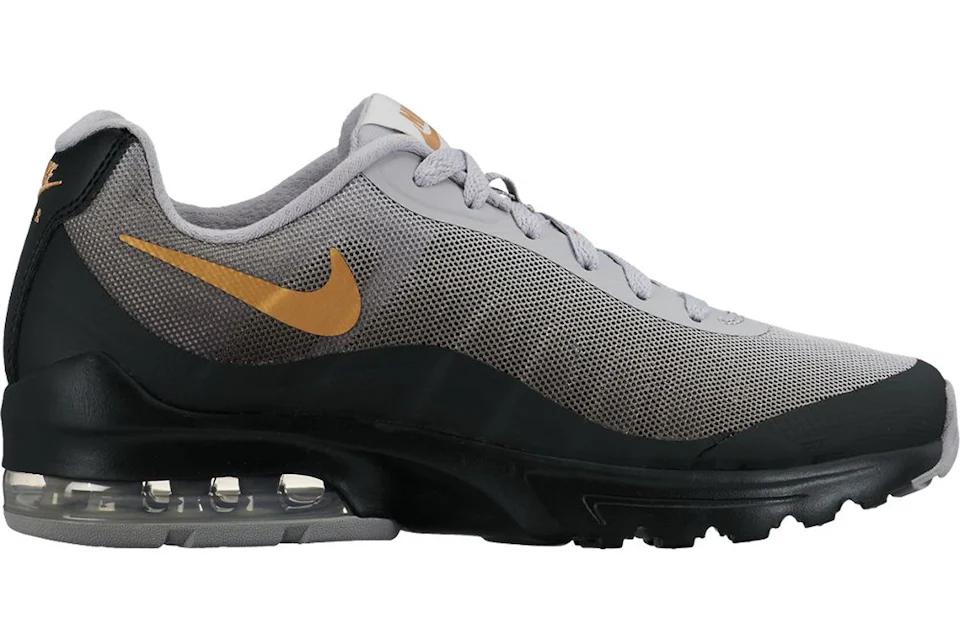 Women's air max invigor sneaker best sale