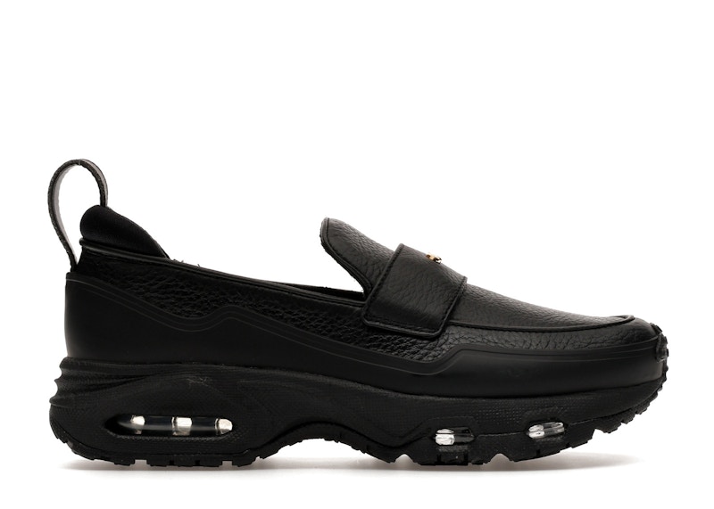 Nike Air Max Phenomena (Women's) Sneakers in Black/Metallic Gold/Smoke Grey