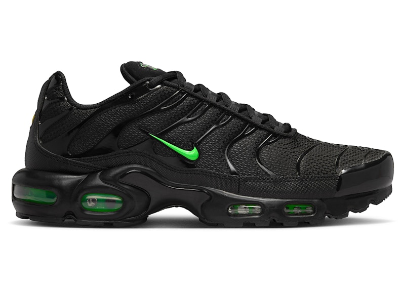 NIKE★AIR MAX PLUS★BLACK/BLACK/GREEN STRIKE Official Look Nike Air Max Plus 