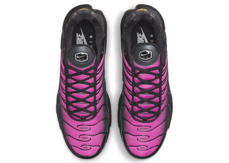 Black and pink nike tns sale