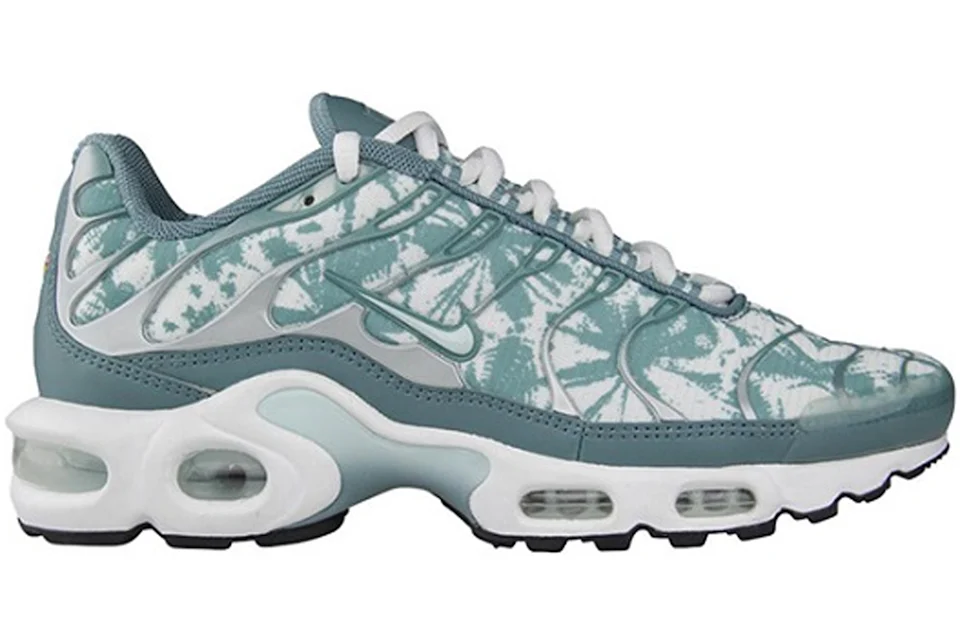 Nike air max plus green camo best sale
