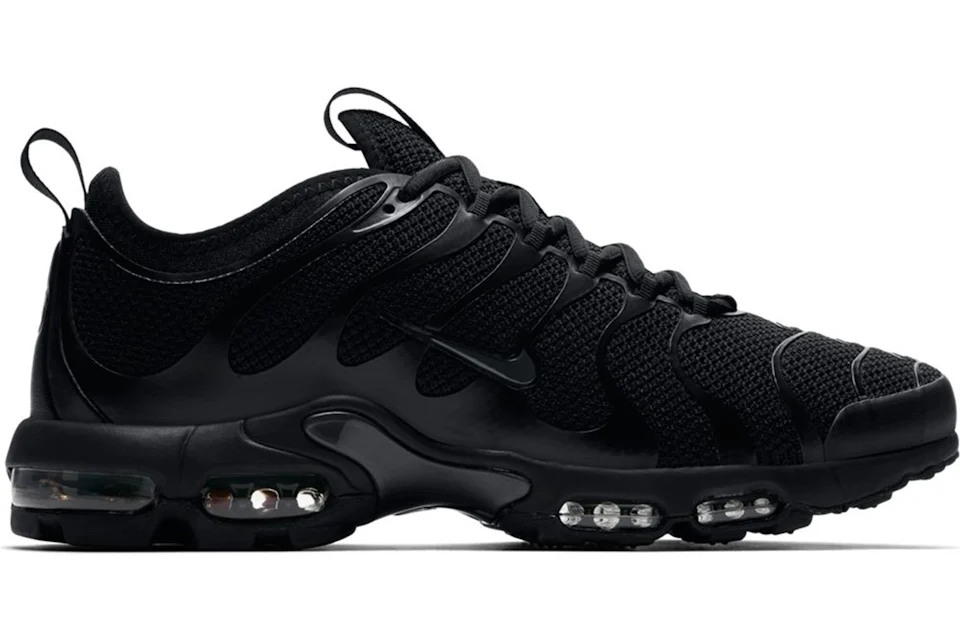 Nike air max plus triple black sale deals