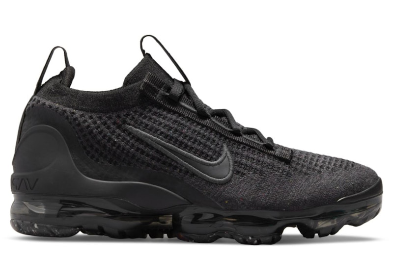 vapormax triple black 2021